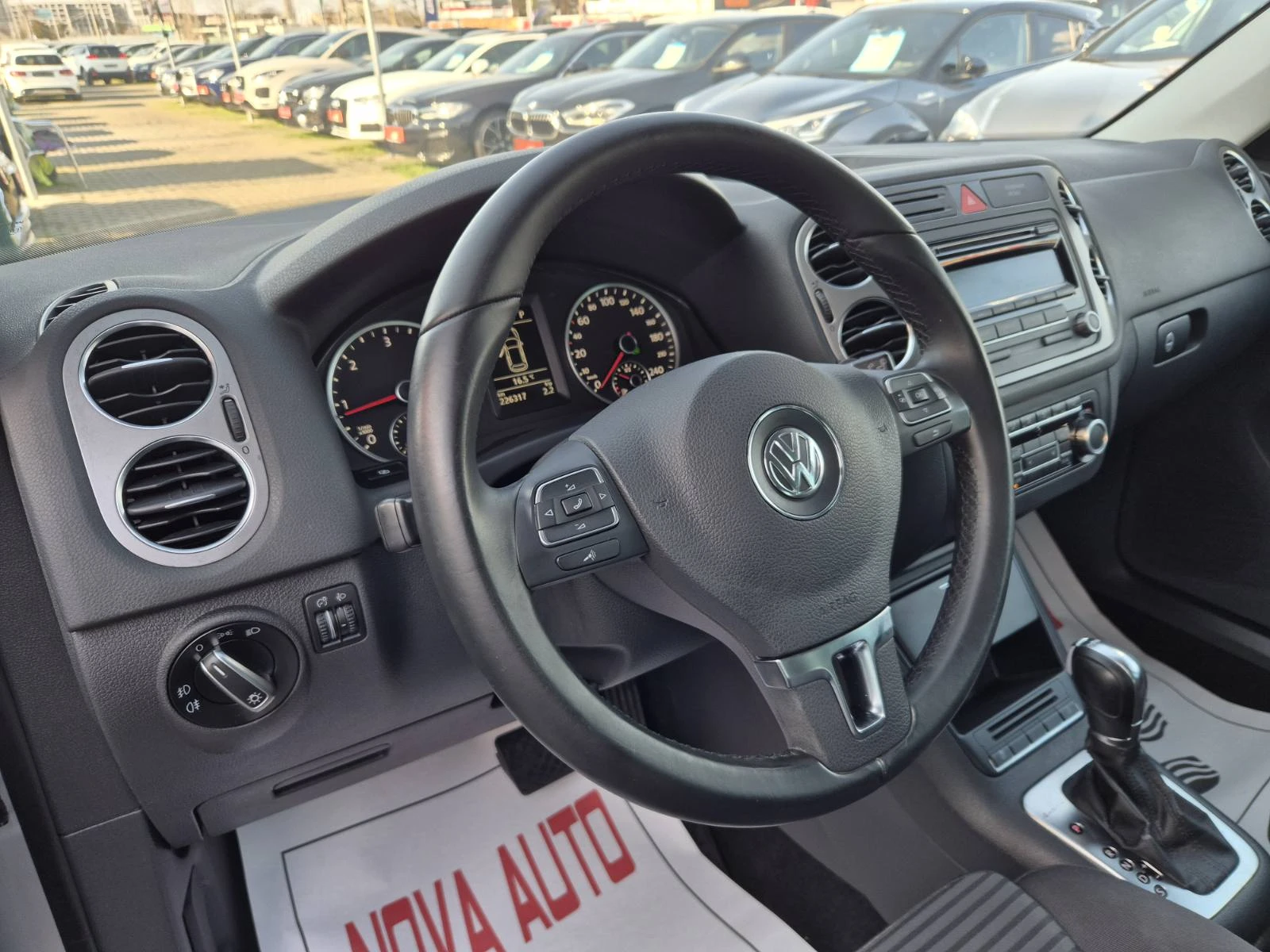 VW Tiguan 2.0D-140кс-4×4-DSG-220.000км, снимка 7 - Автомобили и джипове - 53851641