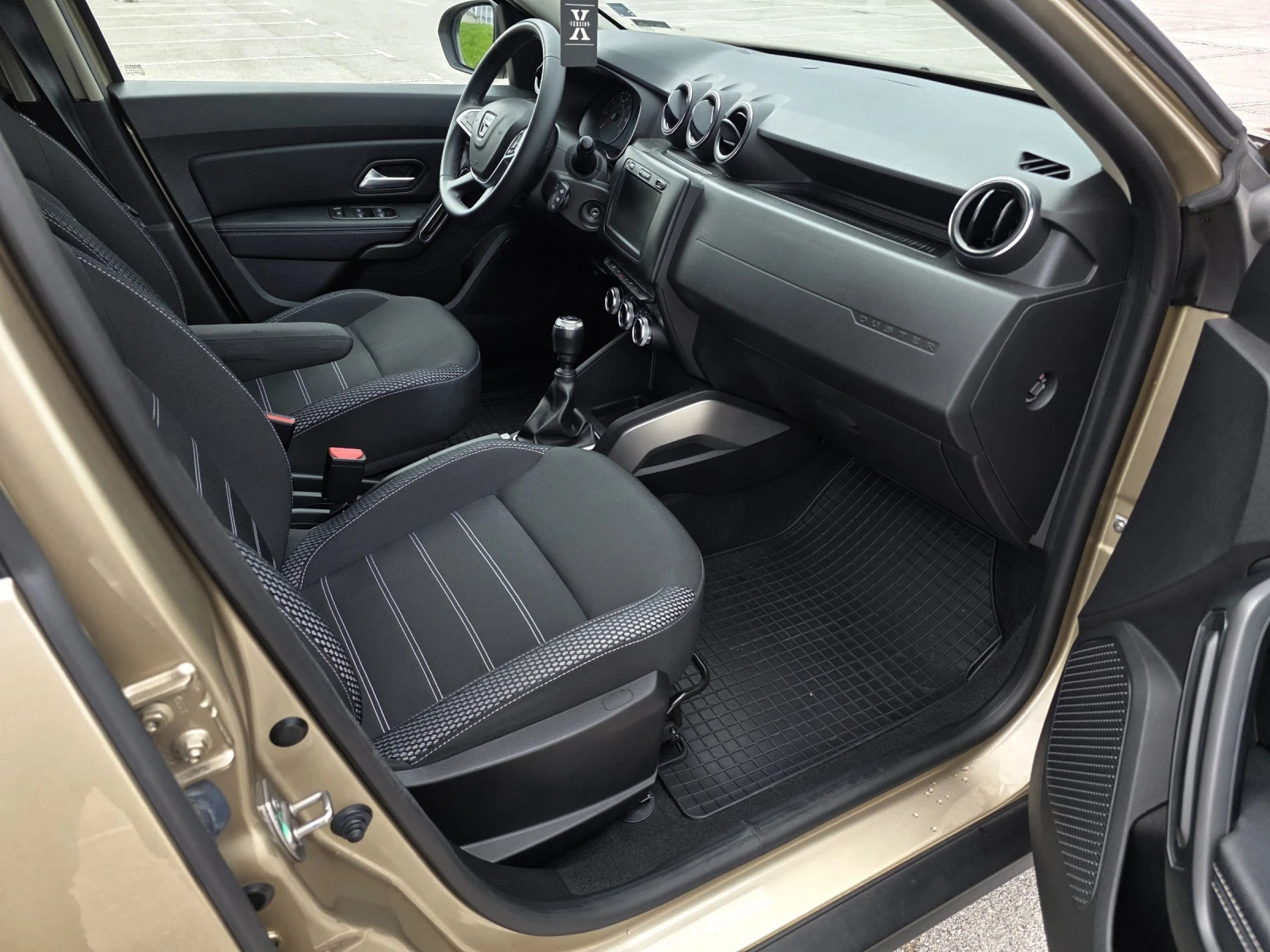 Dacia Duster 1.5 Dci Prestige, снимка 12 - Автомобили и джипове - 54350091