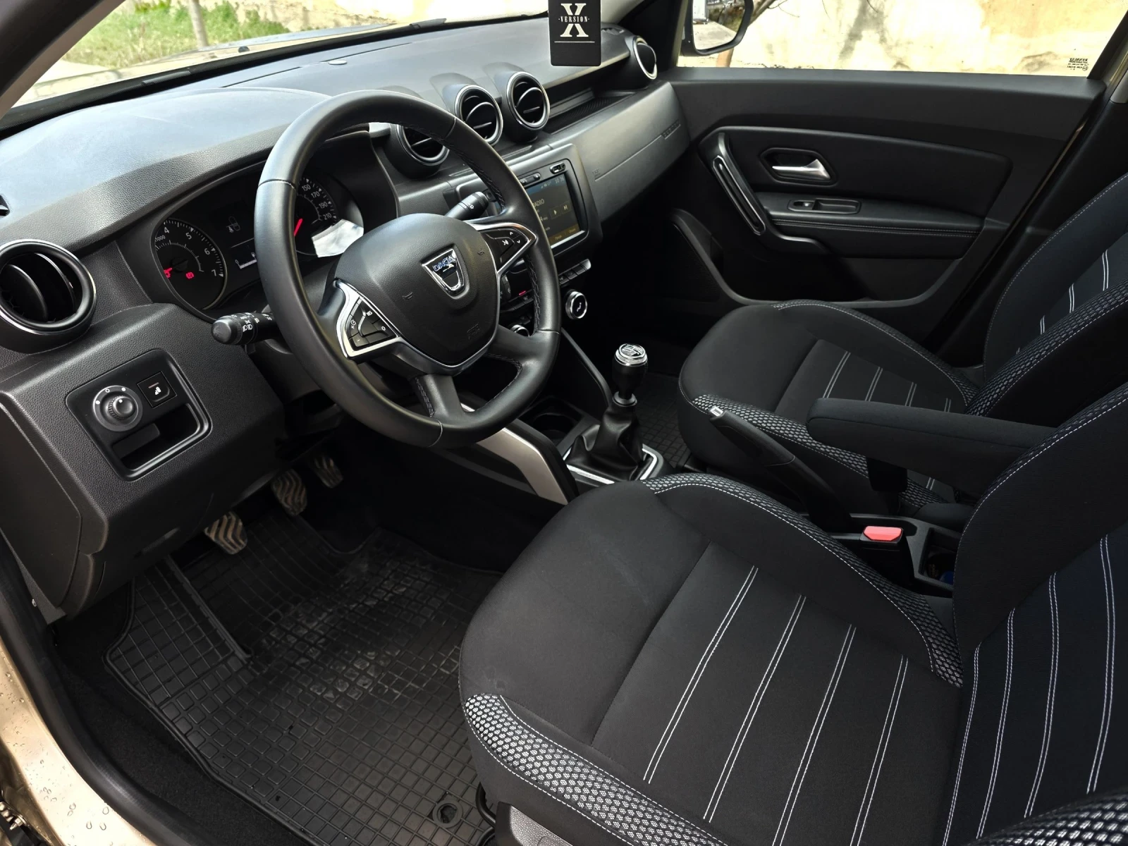 Dacia Duster 1.5 Dci Prestige, снимка 9 - Автомобили и джипове - 53957111