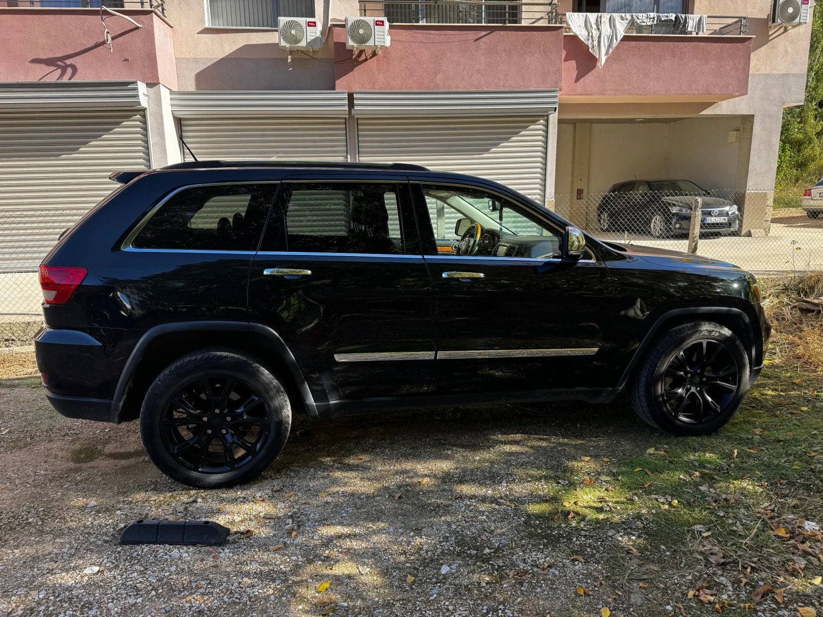 Jeep Grand cherokee Overland, снимка 3 - Автомобили и джипове - 53979128