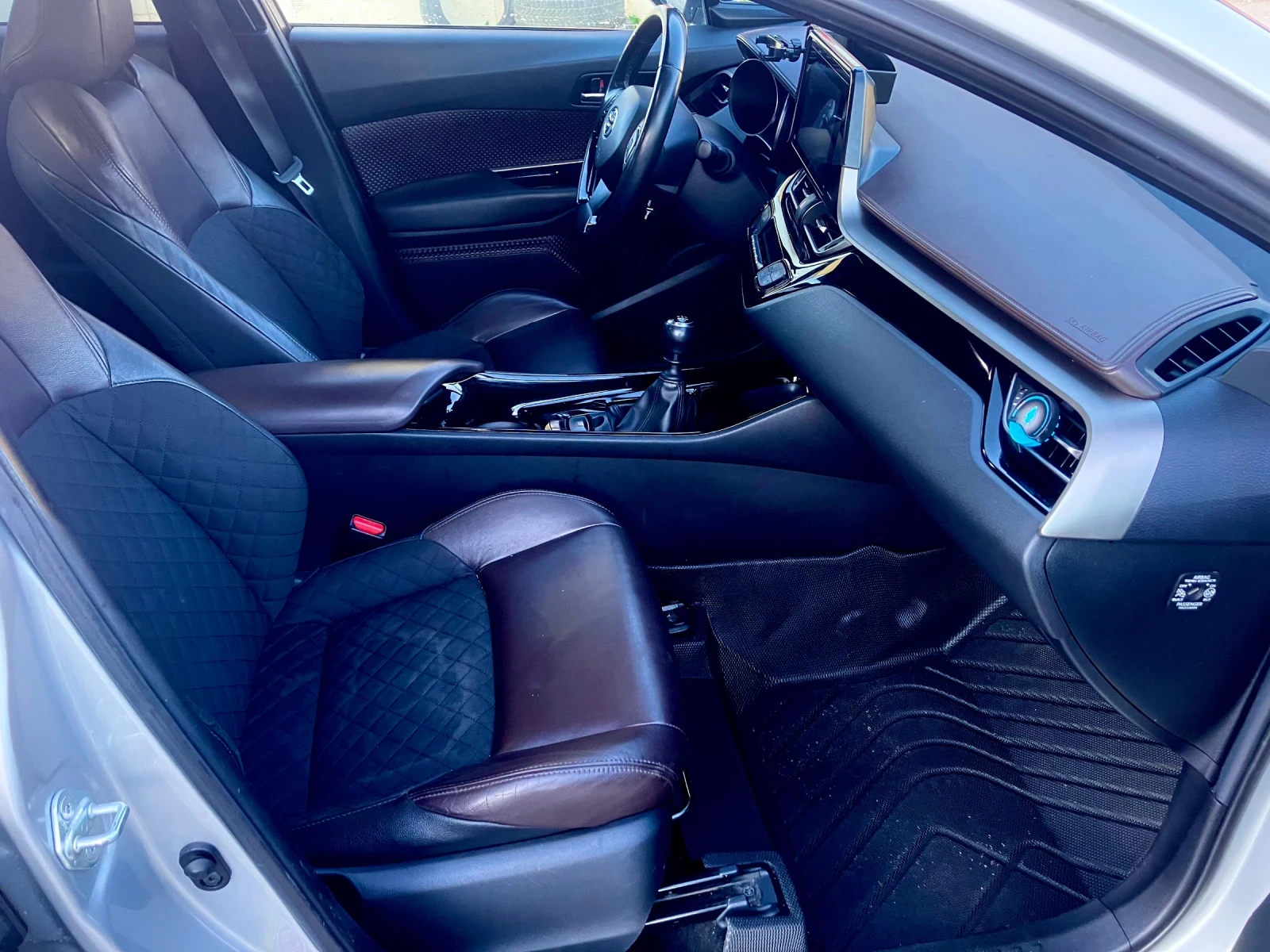 Toyota C-HR 6 ск. ръчна кутия Premier Edition , снимка 8 - Автомобили и джипове - 54183798