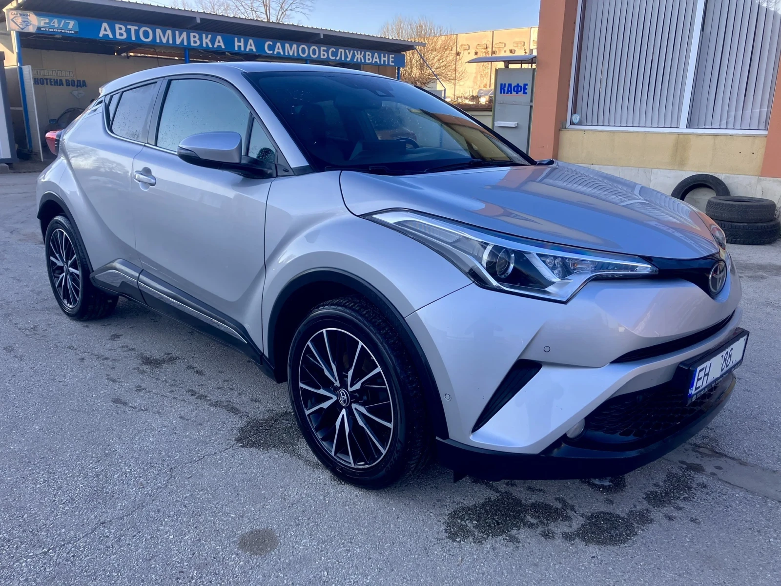 Toyota C-HR 6 ск. ръчна кутия Premier Edition , снимка 6 - Автомобили и джипове - 54183798
