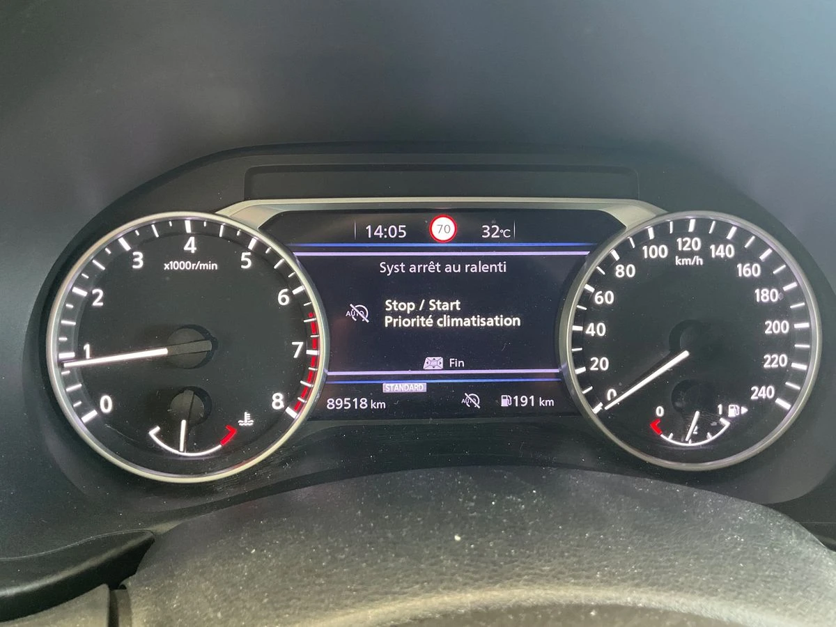 Nissan Juke N-Design 1.0 DIG-T, снимка 5 - Автомобили и джипове - 55307259