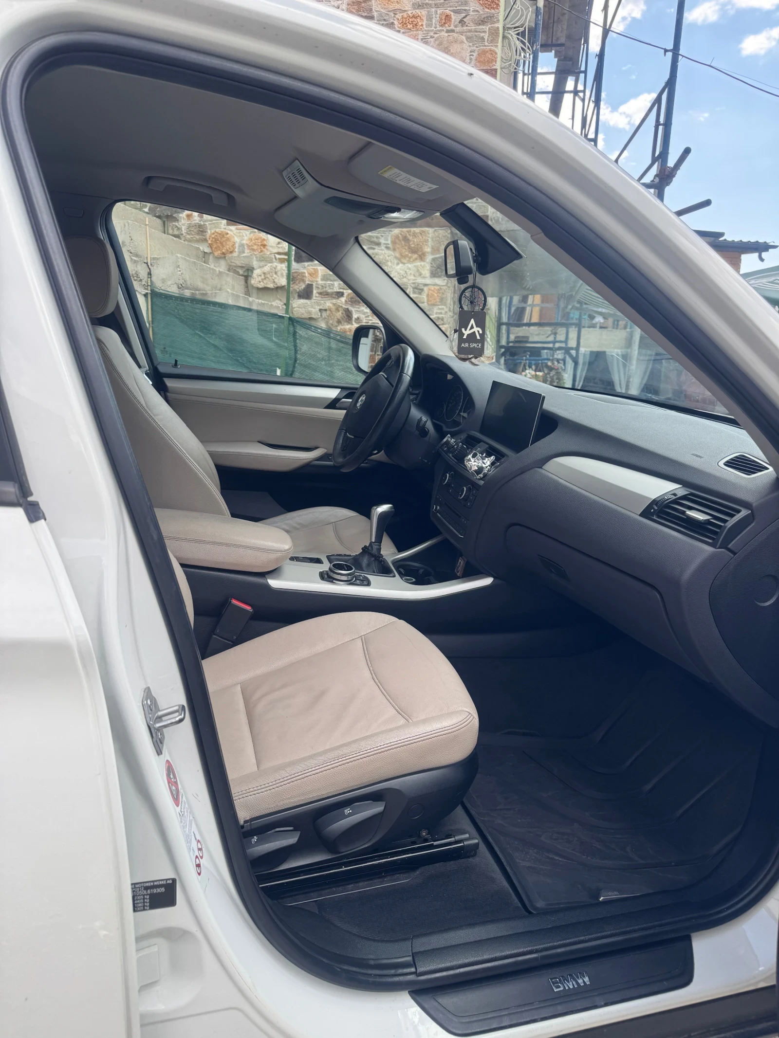 BMW X3 Обслужен двигател, нов съединител, Carplay, снимка 5 - Автомобили и джипове - 55783907
