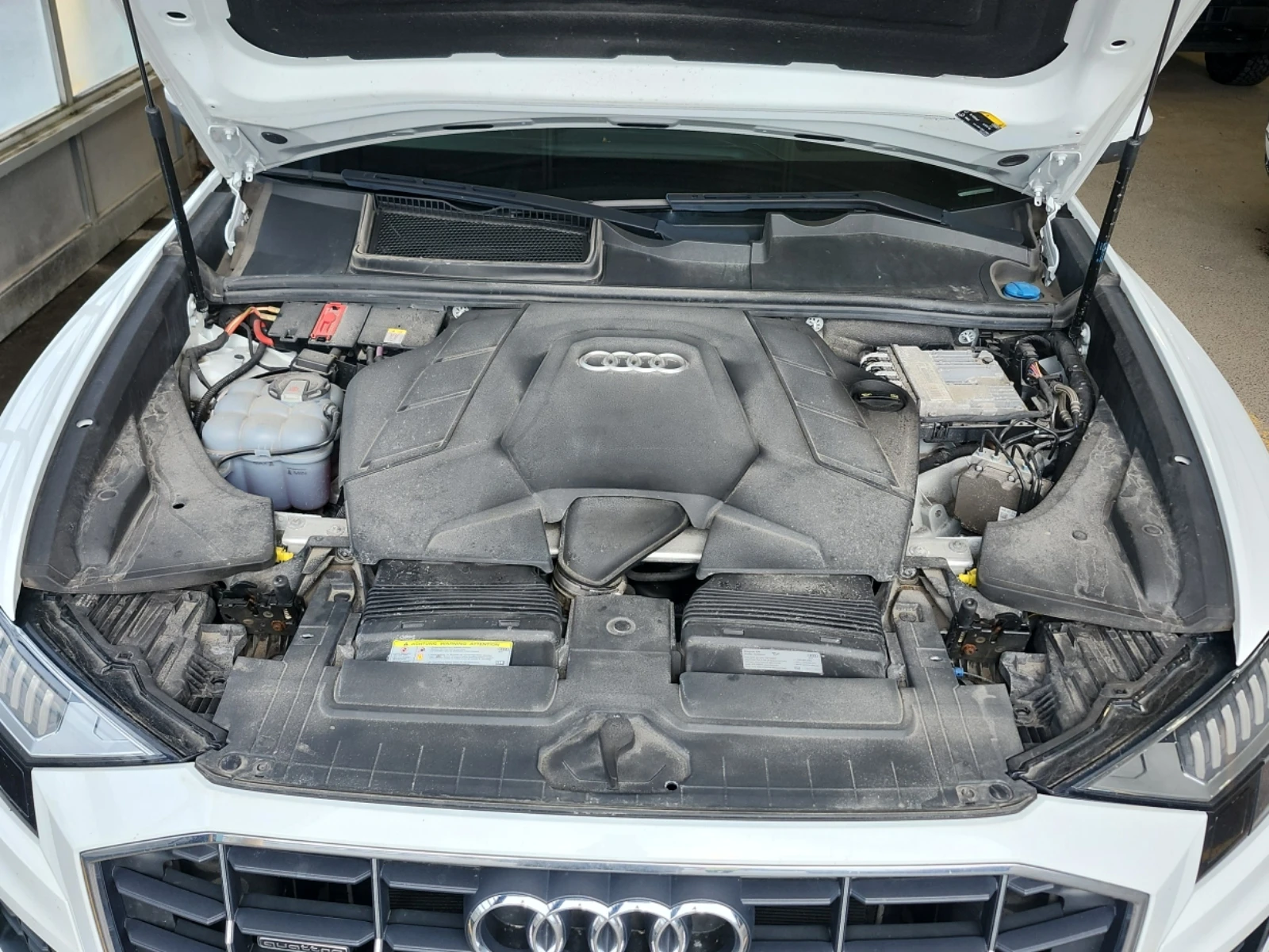 Audi Q8 TECHNIK / АВТОКРЕДИТ, снимка 13 - Автомобили и джипове - 55802913