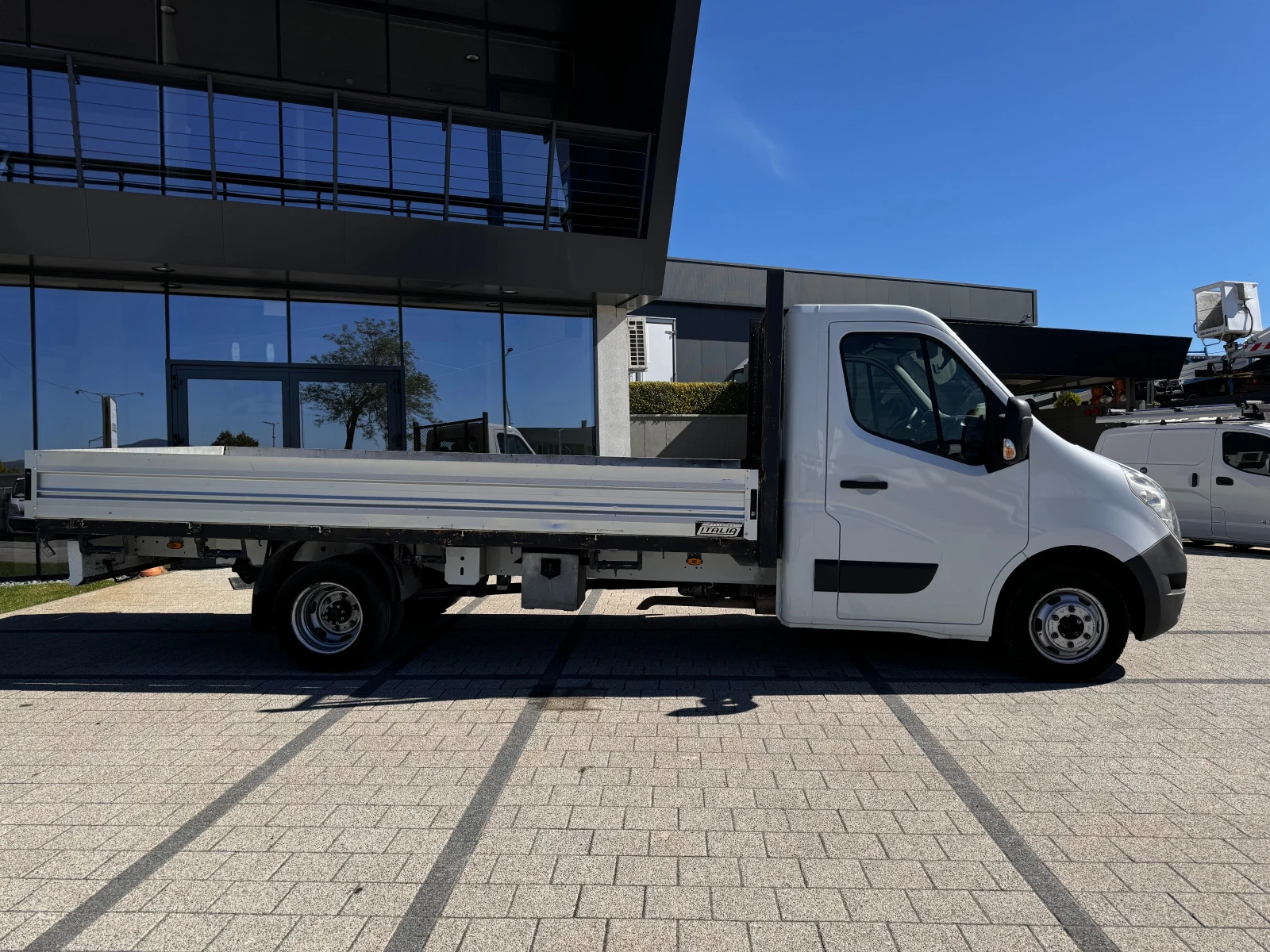 Renault Master 2.3dCI до 3.5т. 4.50м. Клима Euro 5 - изображение 8