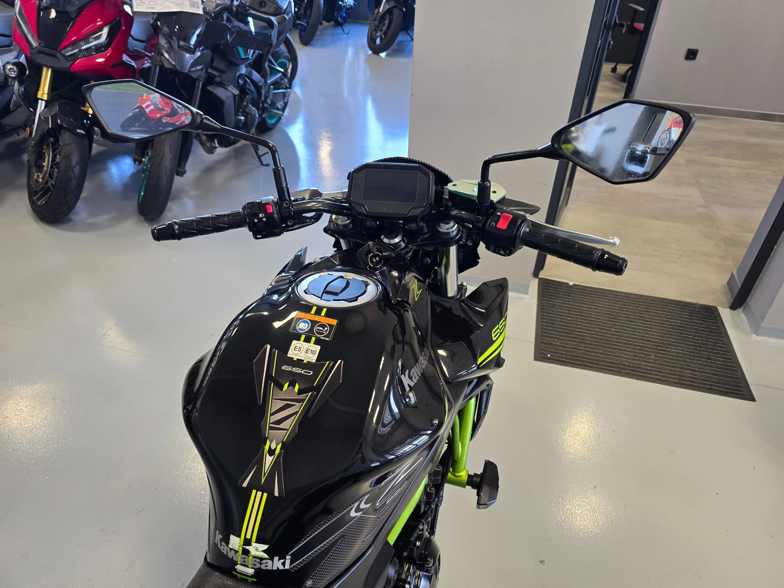 Kawasaki Z 650ie, ABS, Face, Уникат-9783км.!, снимка 11 - Мотоциклети и мототехника - 55384287