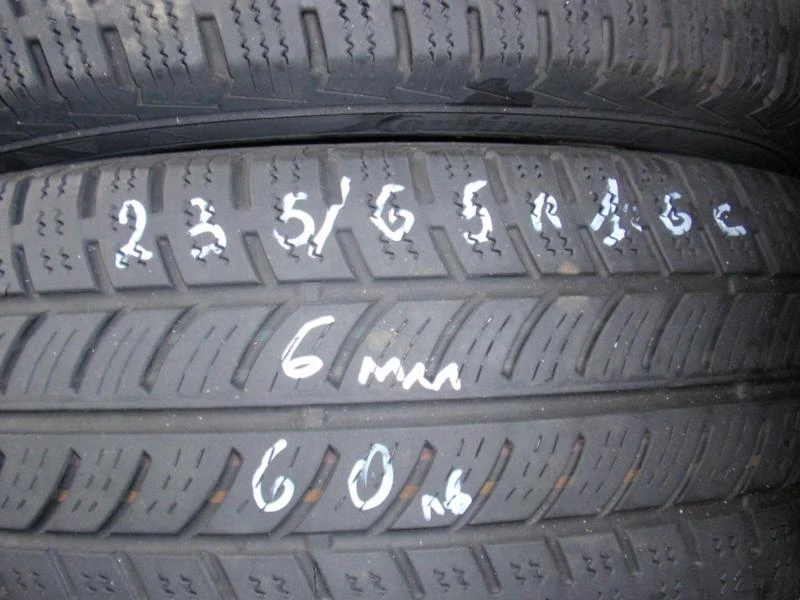 Гуми Всесезонни 235/65R16, снимка 1 - Гуми и джанти - 9091220