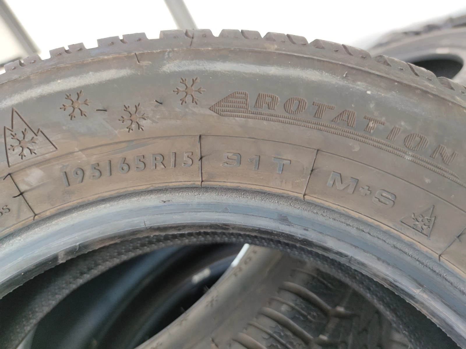 Гуми Зимни 195/65R15, снимка 12 - Гуми и джанти - 56724733