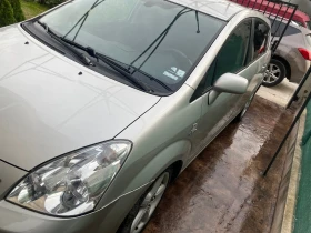 Toyota Corolla verso, снимка 2