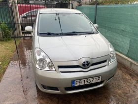 Toyota Corolla verso  - изображение 1