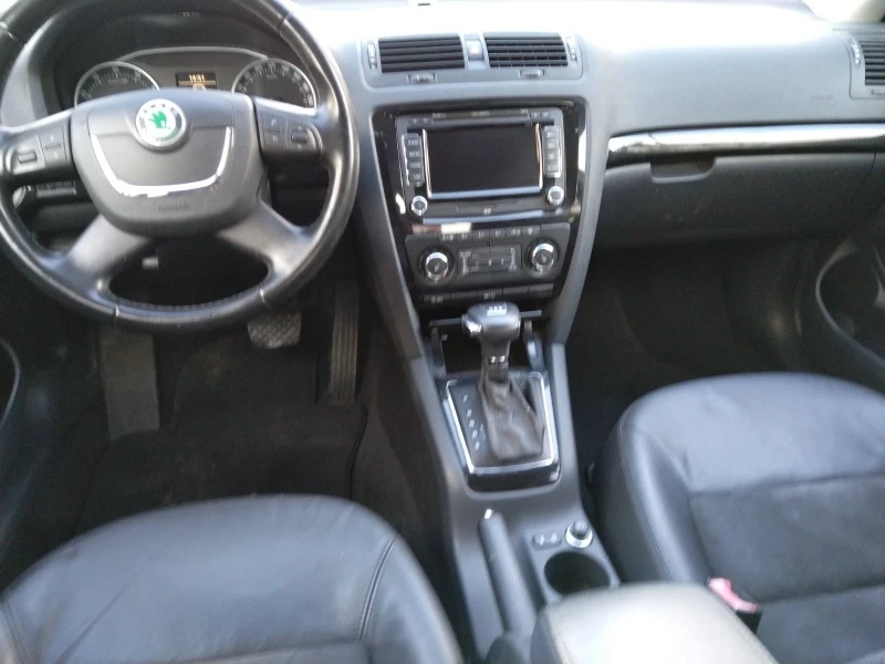 Skoda Octavia 1.8TSi, снимка 10 - Автомобили и джипове - 47587224