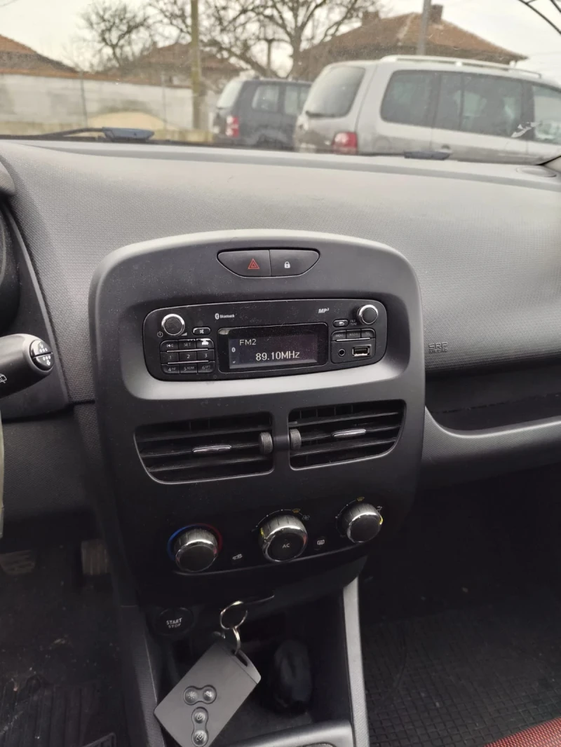 Renault Clio 1.2 газ-бензин , снимка 8 - Автомобили и джипове - 49332171