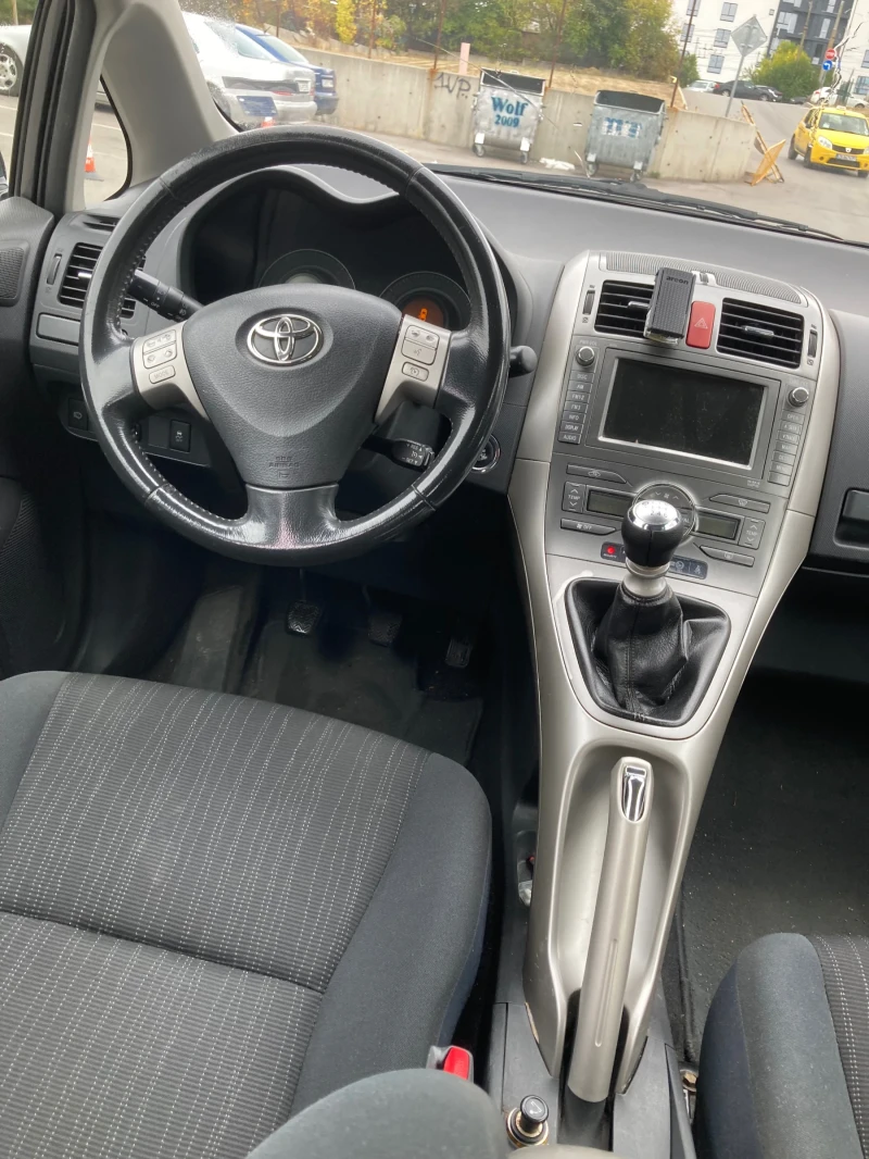 Toyota Auris, снимка 5 - Автомобили и джипове - 51920658
