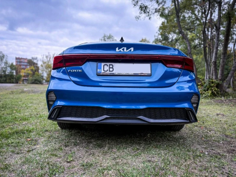 Kia Forte 2.0 MPI, снимка 8 - Автомобили и джипове - 52148854