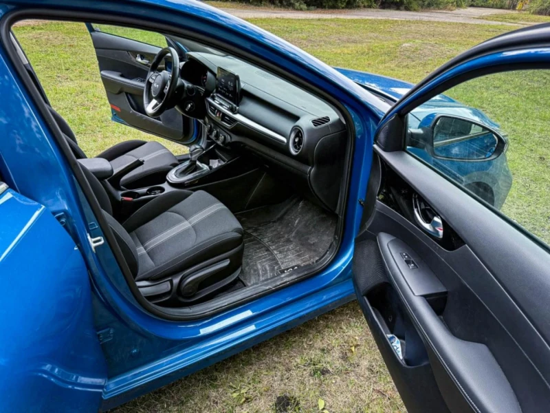 Kia Forte 2.0 MPI, снимка 15 - Автомобили и джипове - 52148854