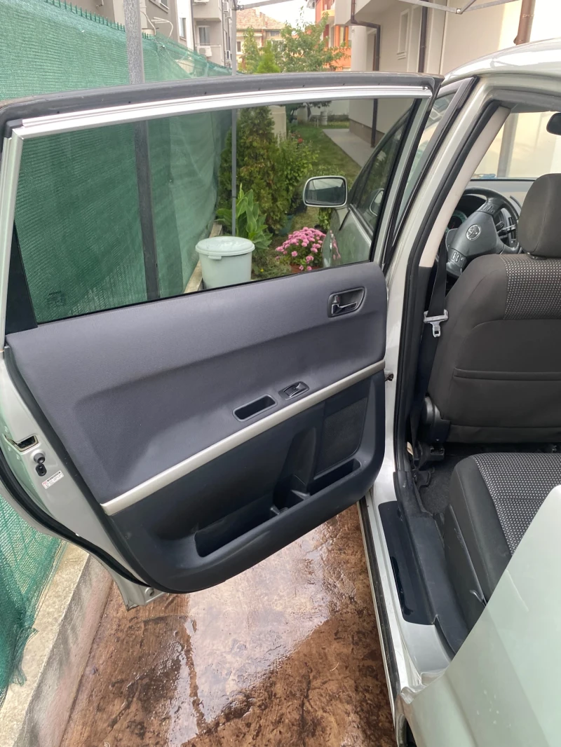 Toyota Corolla verso, снимка 10 - Автомобили и джипове - 52405839