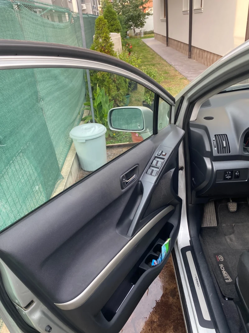 Toyota Corolla verso, снимка 11 - Автомобили и джипове - 52405839