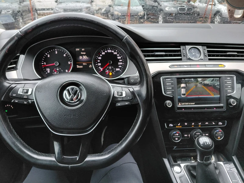 VW Passat 2.0TDI-Седан., снимка 12 - Автомобили и джипове - 52435377