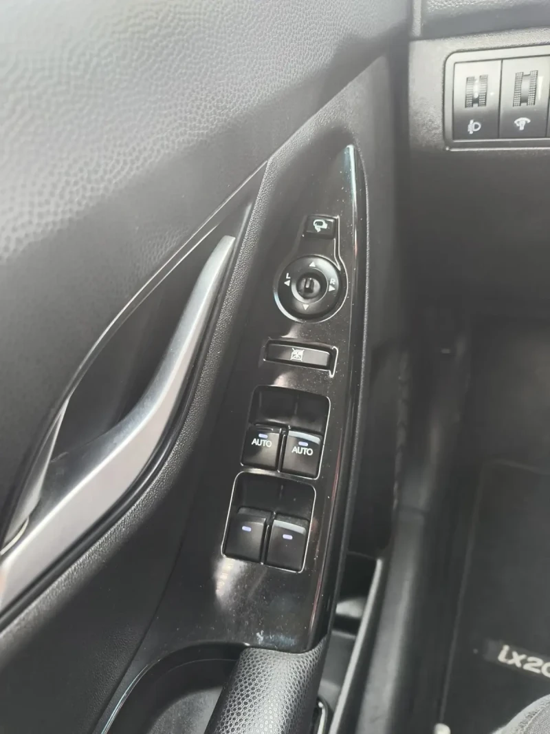 Hyundai Ix20 1.6i face swiss, снимка 8 - Автомобили и джипове - 52741107