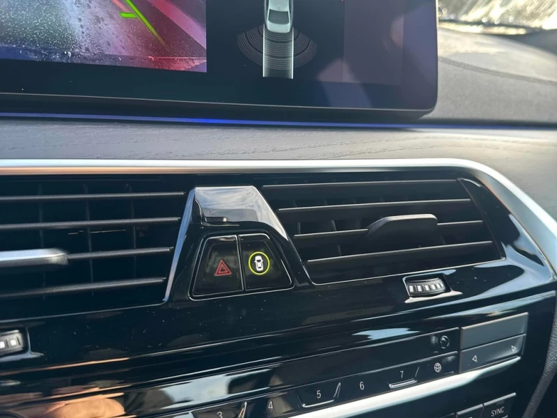 BMW 530 XDRIVE * M ПАКЕТ * DIGITAL * АМБИЕНТНО * , снимка 13 - Автомобили и джипове - 53304580