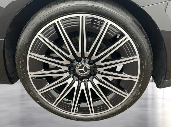 Mercedes-Benz CLE 300 4Matic = AMG Line = Premium Plus Гаранция - изображение 4