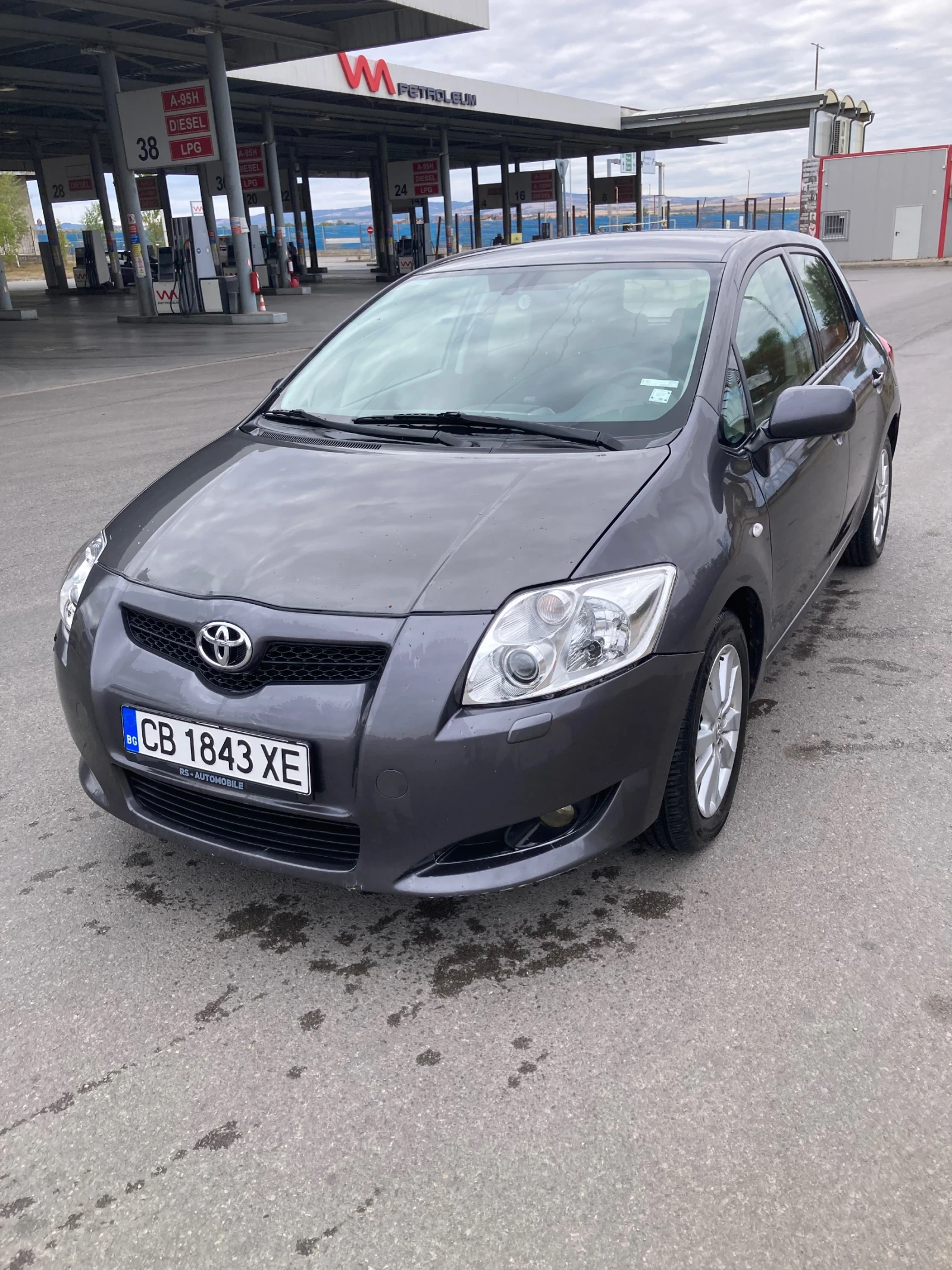 Toyota Auris  - изображение 2