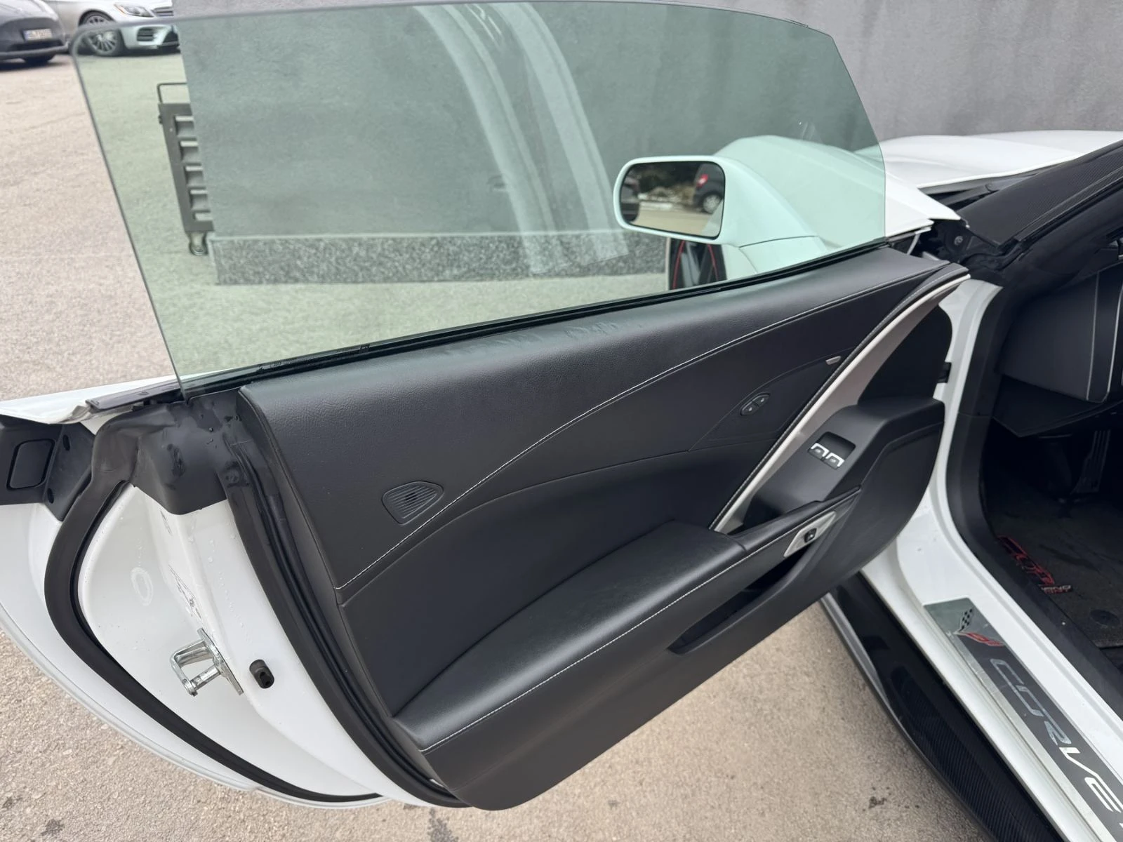 Chevrolet Corvette Stingray Z51 1LT 6.2L V8 - изображение 8