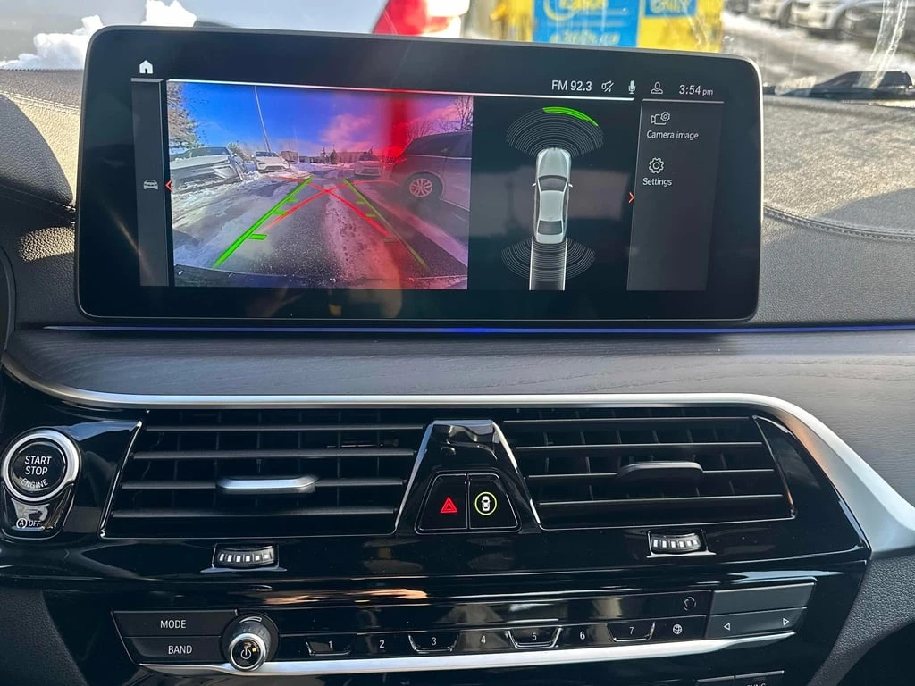 BMW 530 XDRIVE * M ПАКЕТ * DIGITAL * АМБИЕНТНО *  - изображение 10