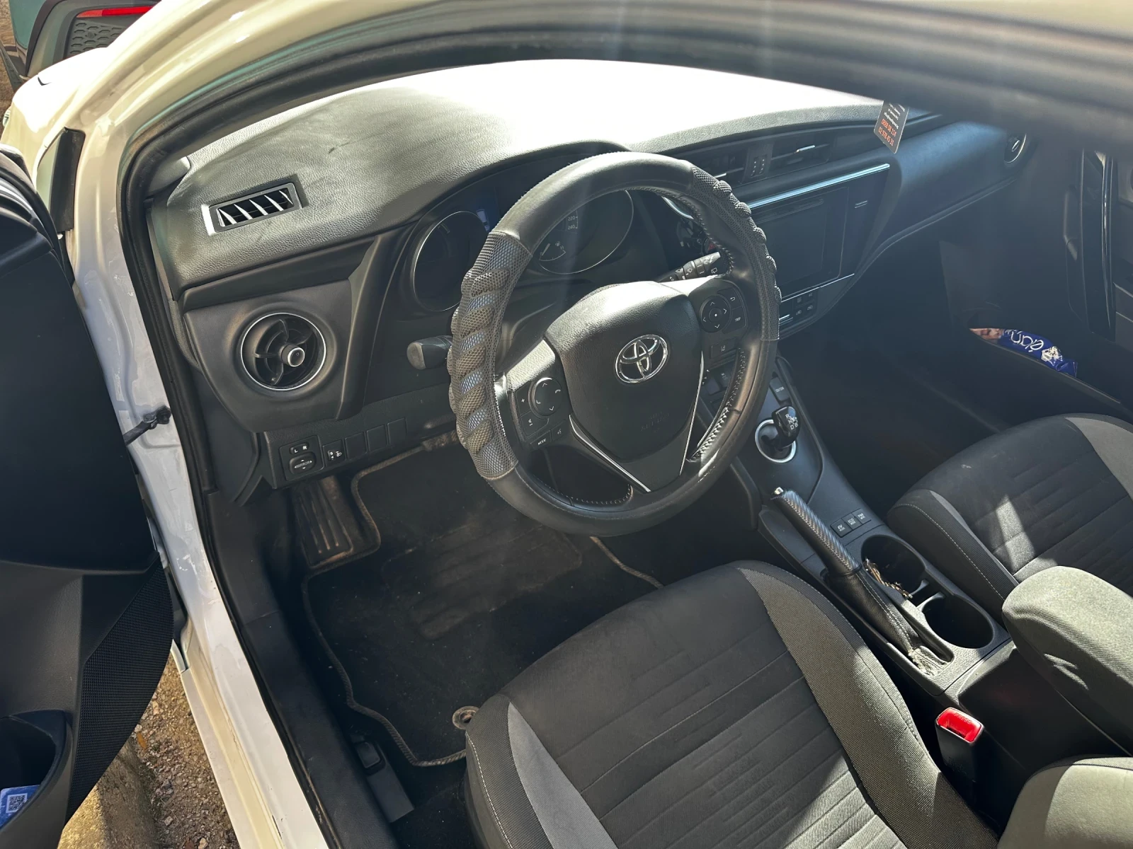 Toyota Auris 1.8 Hybrid e-cvt - изображение 5