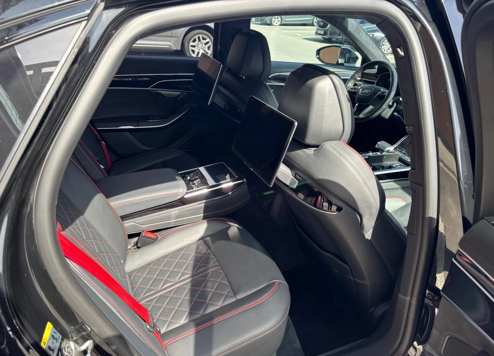 Audi S8 4.0 TFSI V8 Mild Hybrid Quattro, снимка 5 - Автомобили и джипове - 54364783