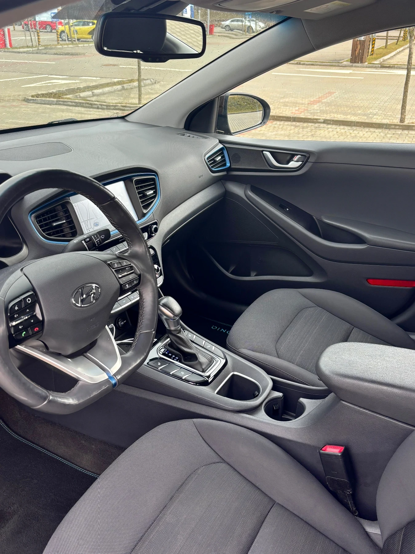 Hyundai Ioniq Обслужена!!!, снимка 8 - Автомобили и джипове - 54409518