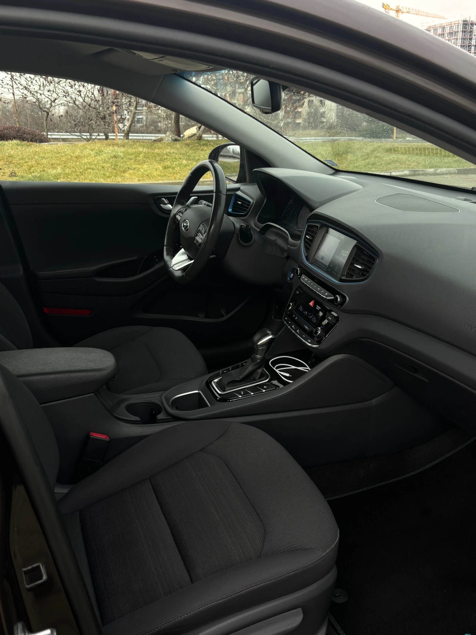 Hyundai Ioniq Обслужена!!!, снимка 10 - Автомобили и джипове - 54409518