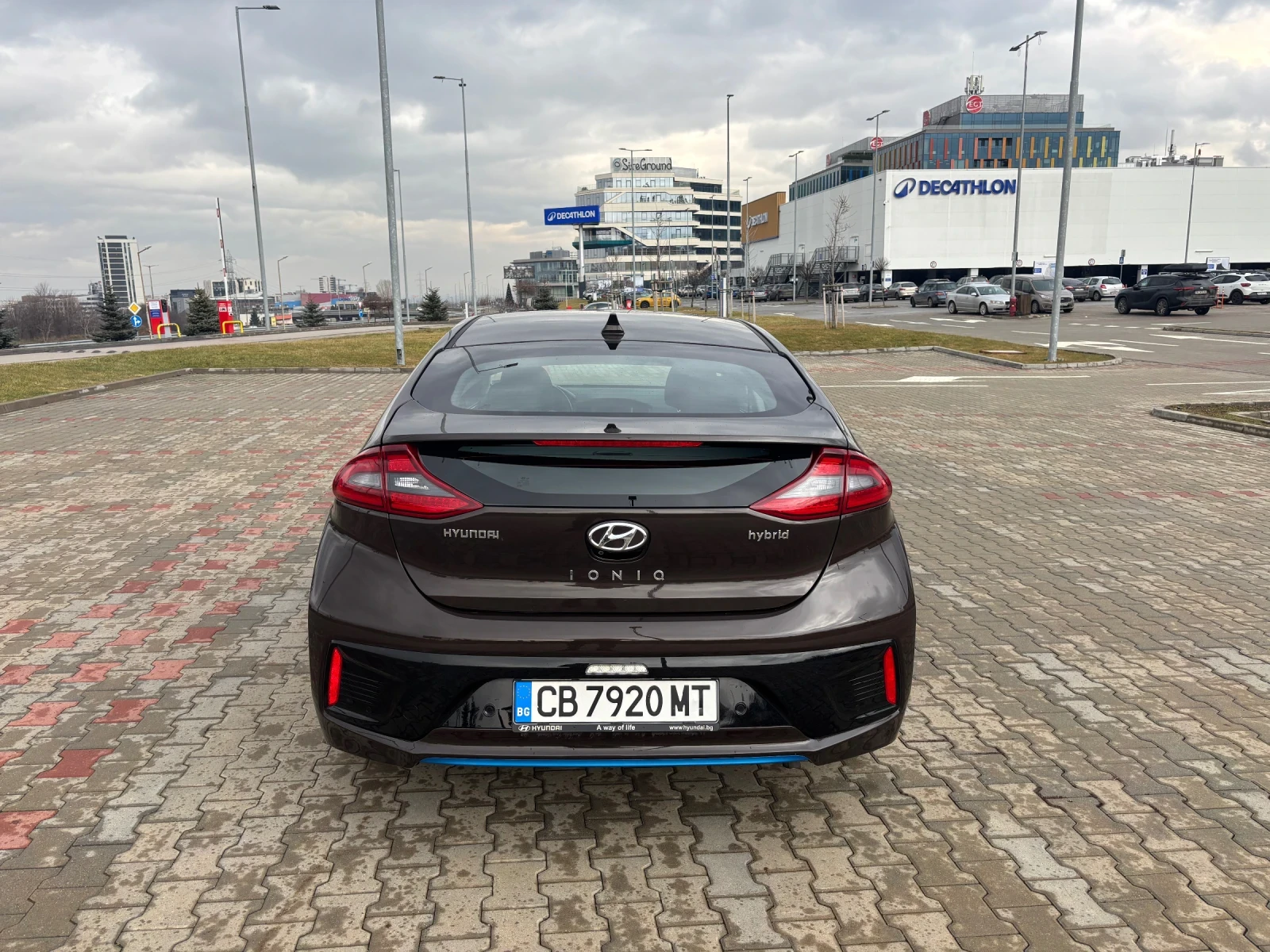 Hyundai Ioniq Обслужена 04.26г, снимка 9 - Автомобили и джипове - 54409518