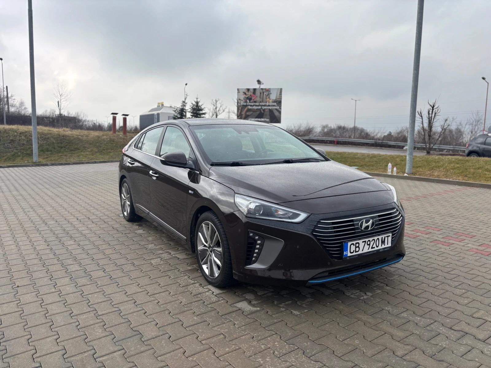 Hyundai Ioniq Обслужена!!!, снимка 13 - Автомобили и джипове - 54409518