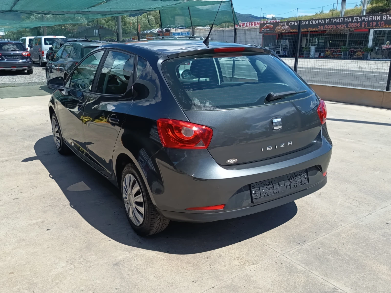Seat Ibiza 1.2i, снимка 6 - Автомобили и джипове - 55226130