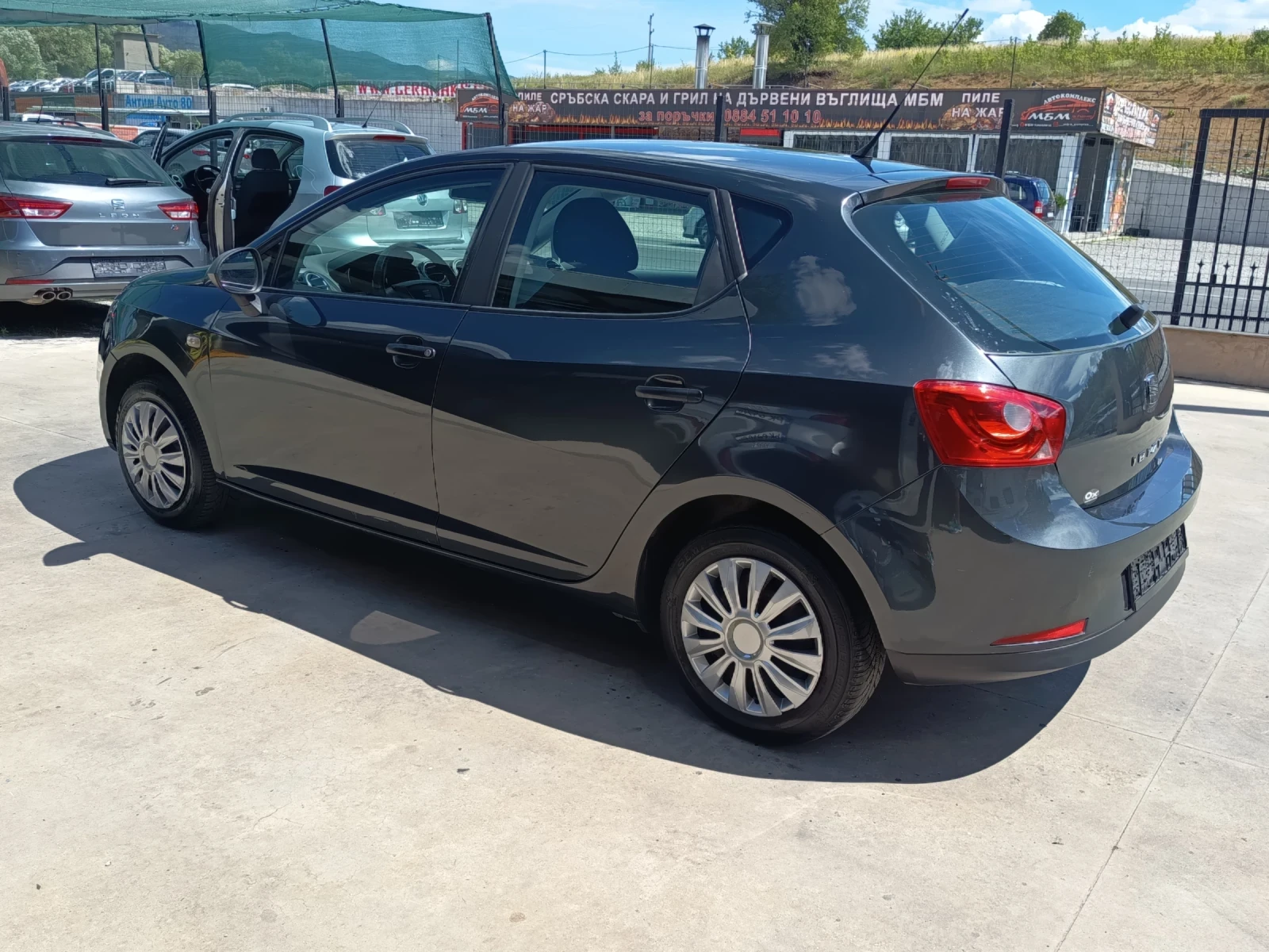 Seat Ibiza 1.2i, снимка 7 - Автомобили и джипове - 55226130