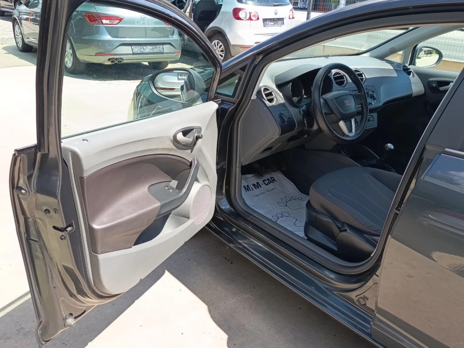 Seat Ibiza 1.2i, снимка 9 - Автомобили и джипове - 55226130