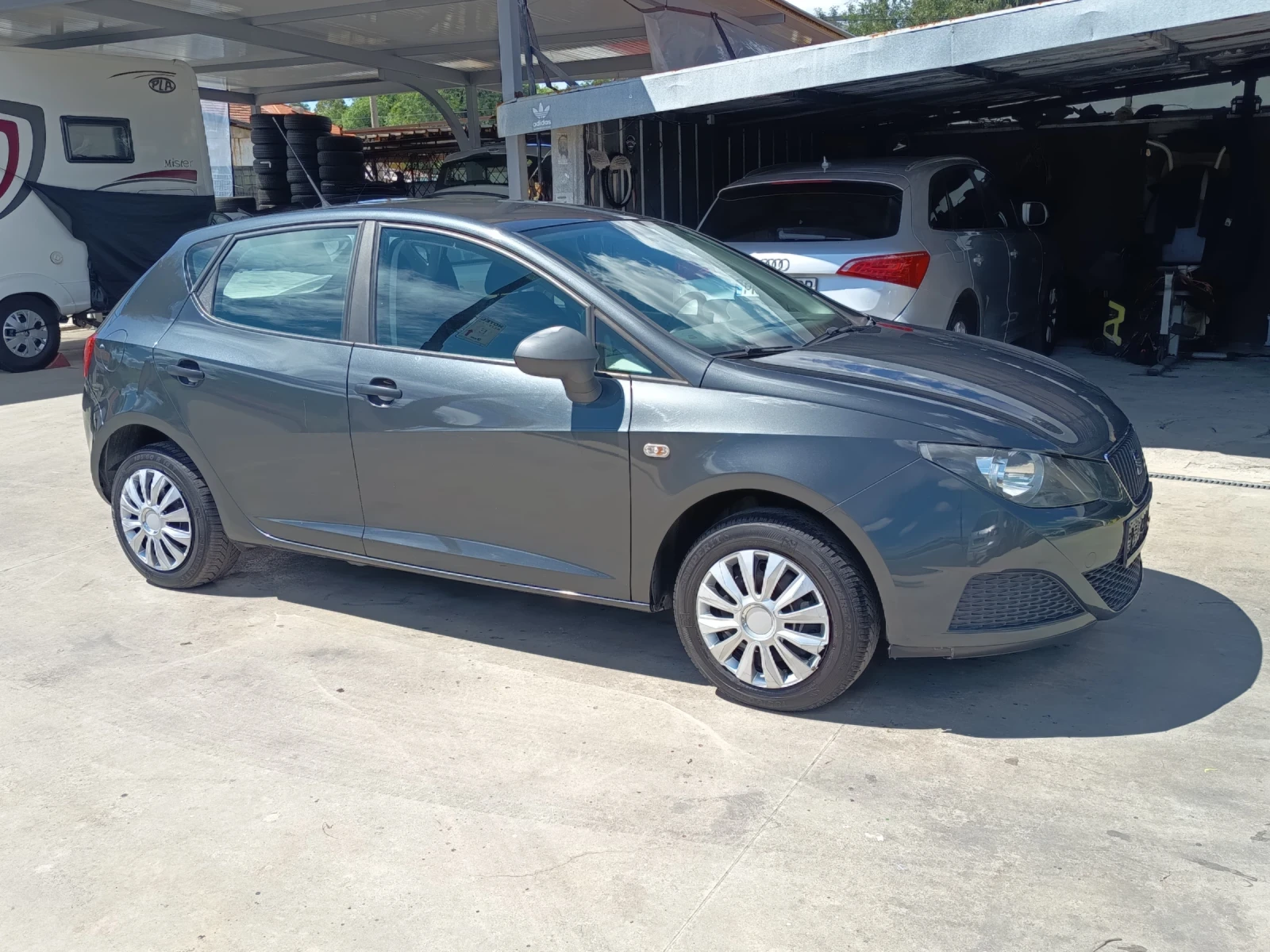 Seat Ibiza 1.2i, снимка 3 - Автомобили и джипове - 55226130