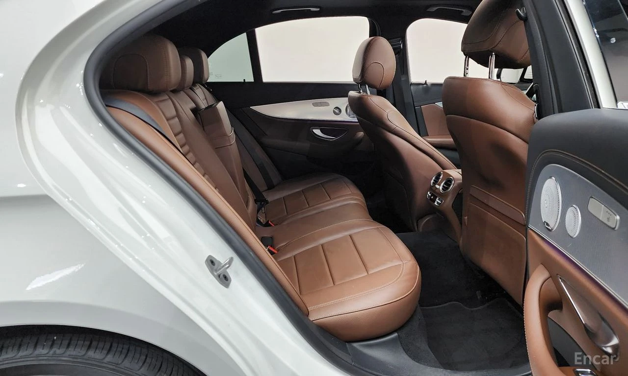 Mercedes-Benz E 350 4MATIC* BURMESTER* ОБДУХВАНЕ* ДИСТРОНИК* ХЕДЪП* 36, снимка 15 - Автомобили и джипове - 55587212