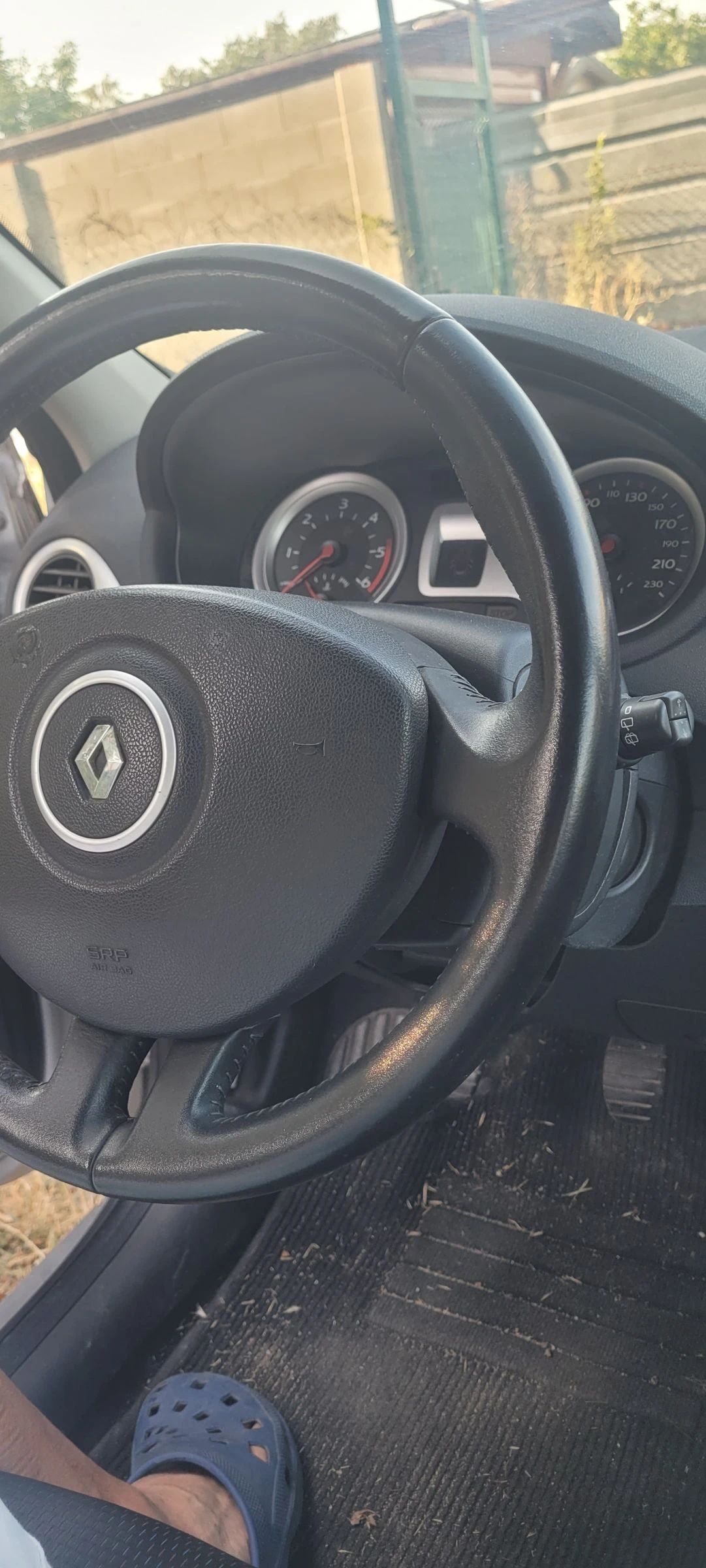 Renault Clio 1.5dci , снимка 5 - Автомобили и джипове - 55801583
