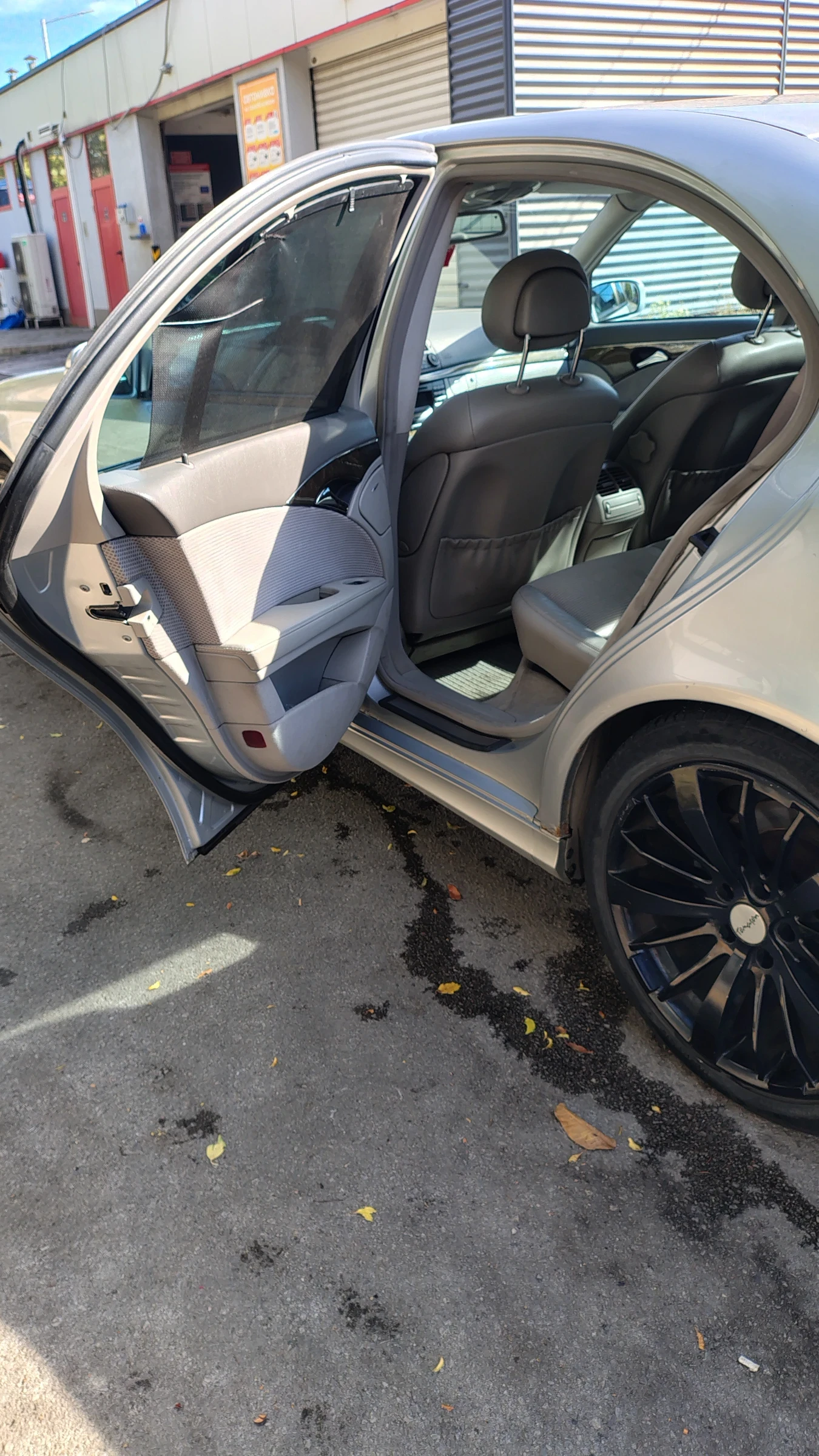 Mercedes-Benz E 270 2.7 CDI, снимка 9 - Автомобили и джипове - 56565042