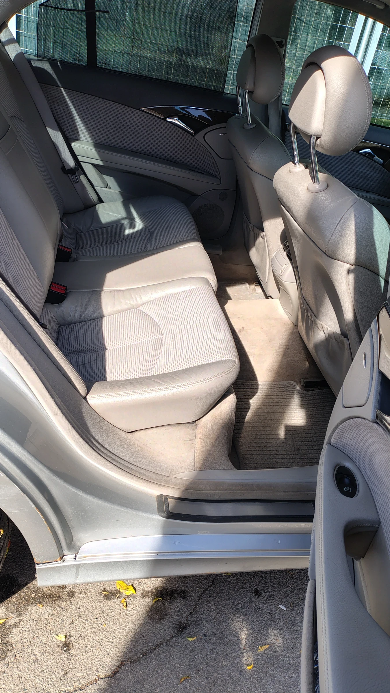 Mercedes-Benz E 270 2.7 CDI, снимка 12 - Автомобили и джипове - 56565042