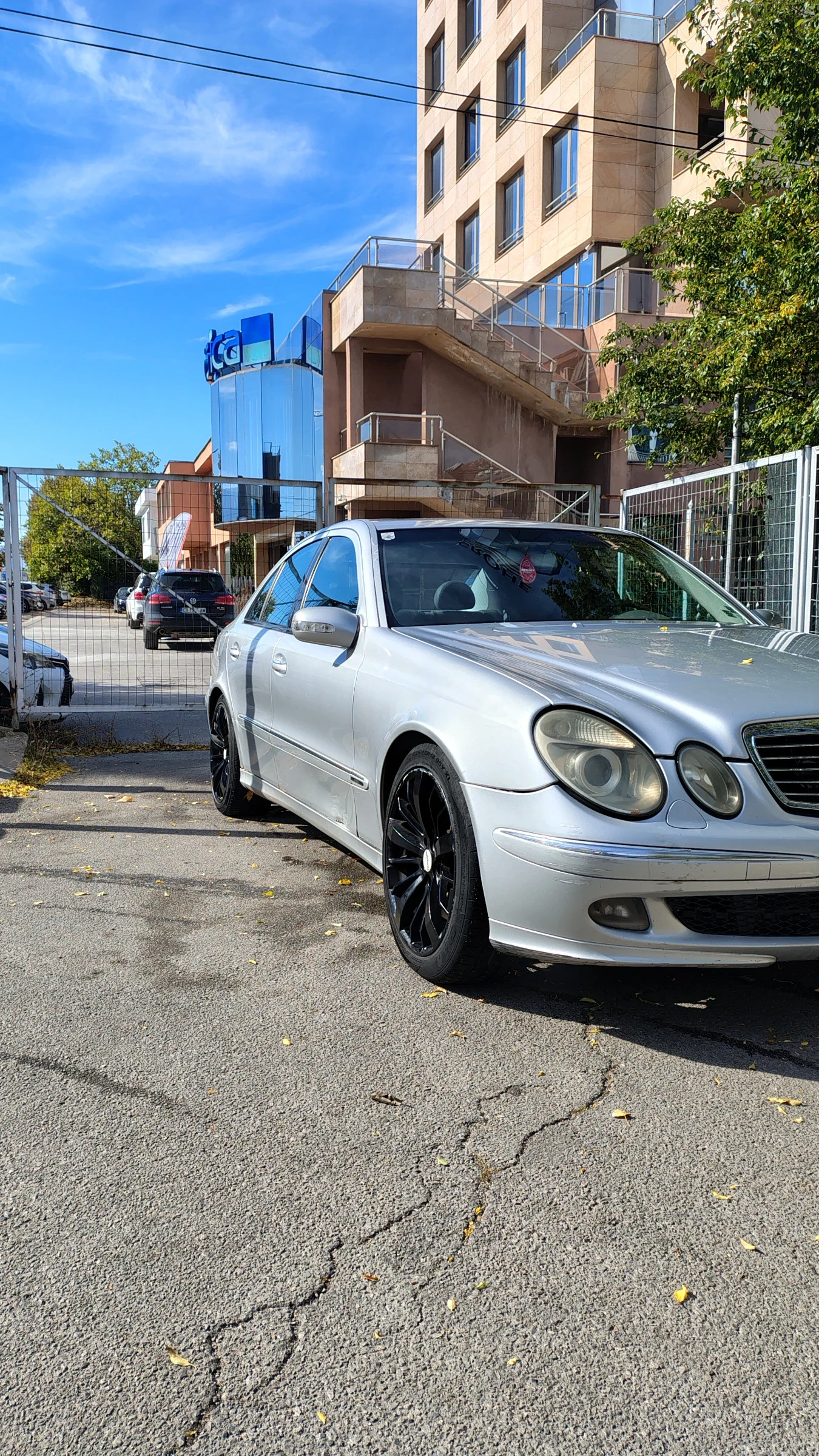 Mercedes-Benz E 270 2.7 CDI, снимка 2 - Автомобили и джипове - 56565042