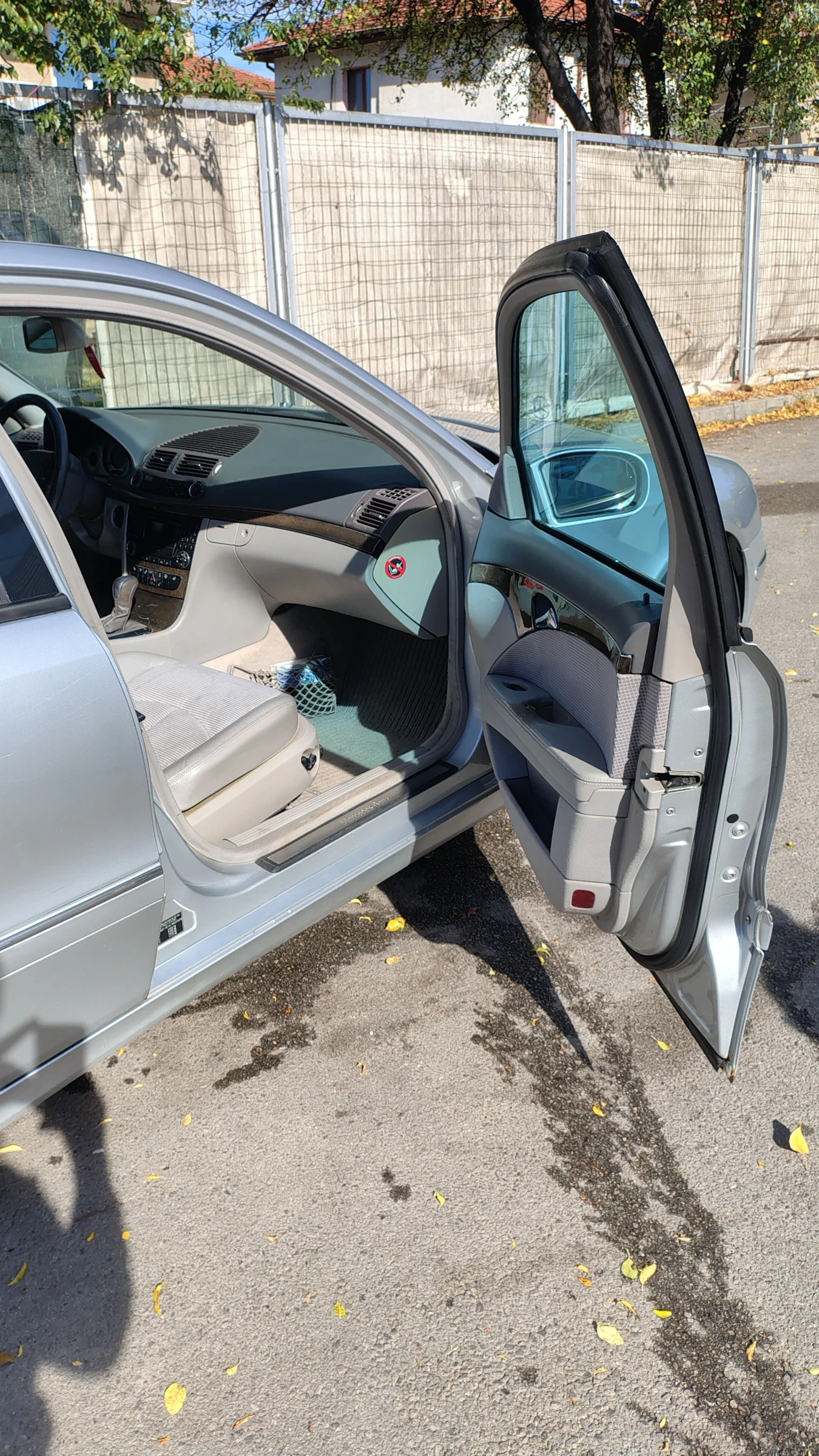 Mercedes-Benz E 270 2.7 CDI, снимка 14 - Автомобили и джипове - 56565042