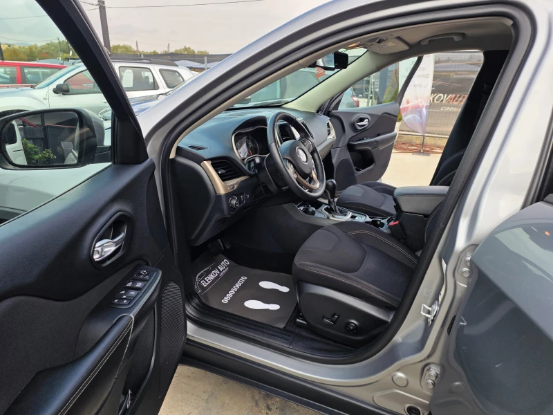 Jeep Cherokee 2.2CRDI-200к.с EURO 6-4х4-АВТОМАТИК-ШВЕЙЦАРИЯ, снимка 13 - Автомобили и джипове - 52092359