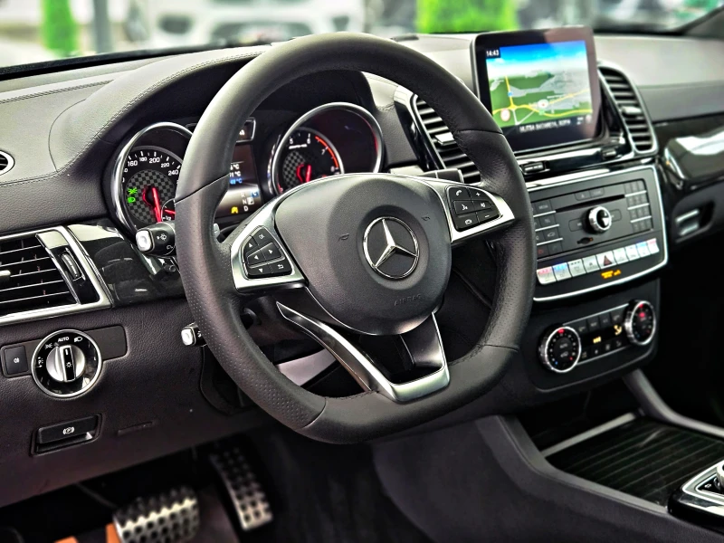 Mercedes-Benz GLE 43 AMG COUPE/GERMANY/DISTR/360CAM/PANO/HARMAN/ОБДУХ/LIZIN, снимка 11 - Автомобили и джипове - 53273041