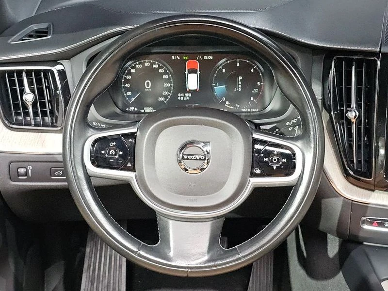 Volvo XC60 2.0 Automatic, снимка 11 - Автомобили и джипове - 55813476