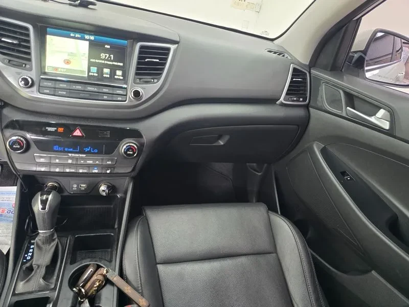 Hyundai Tucson 2.0 - САМО 30% АВАНС, снимка 11 - Автомобили и джипове - 56065938