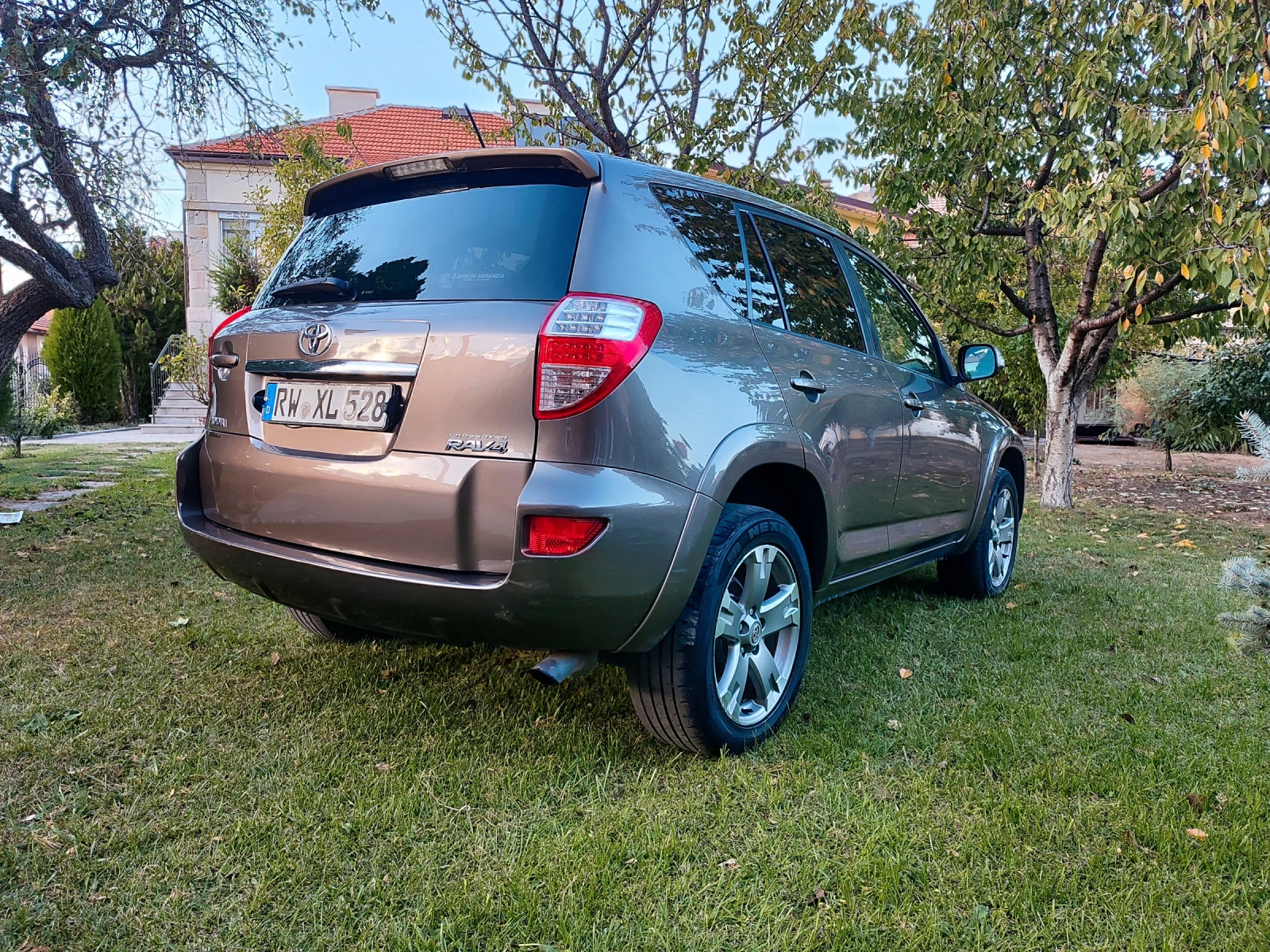 Toyota Rav4 2.2 D4D - изображение 3